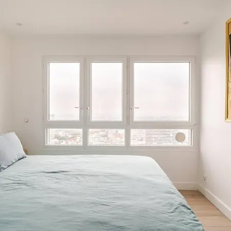 With Amazing View Of With Private Parking * Paris