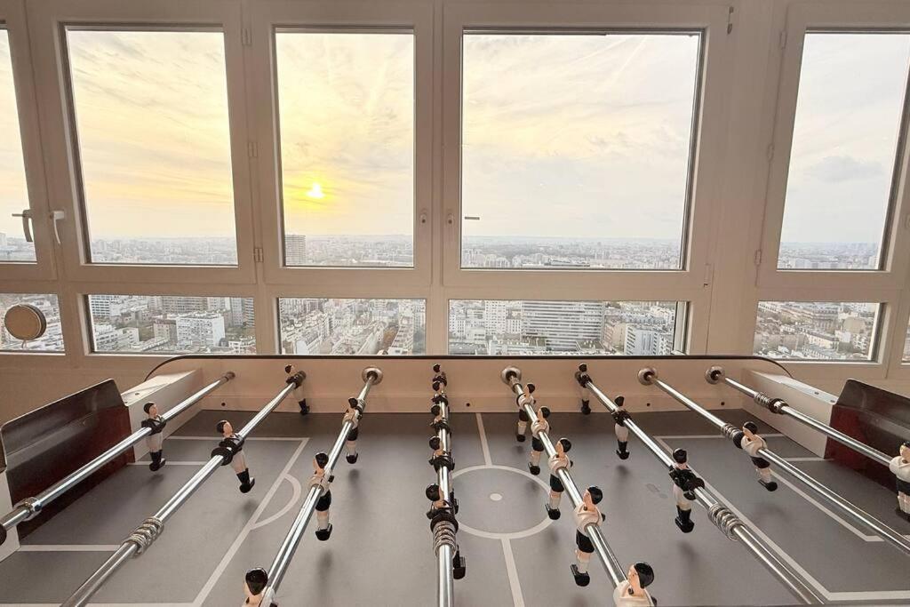 With Amazing View Of With Private Parking Appartamento Parigi